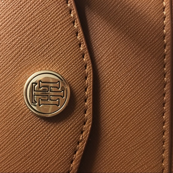 Tommy Hilfiger mini wallet/clutch - Picture 3 of 6